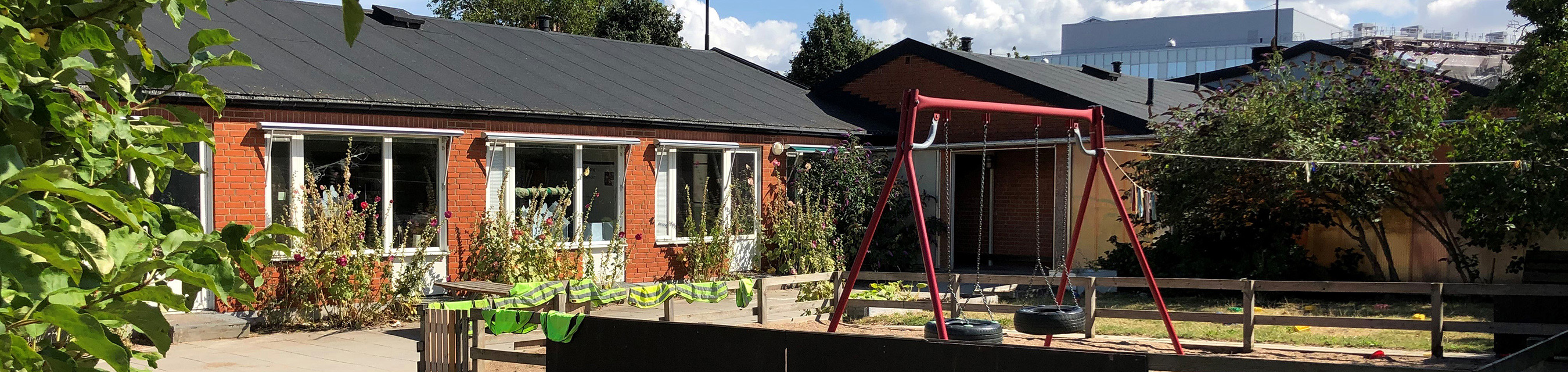 Södra Sommarstadens förskola har verksamhet i två hus och fyra avdelningar i varje hus.