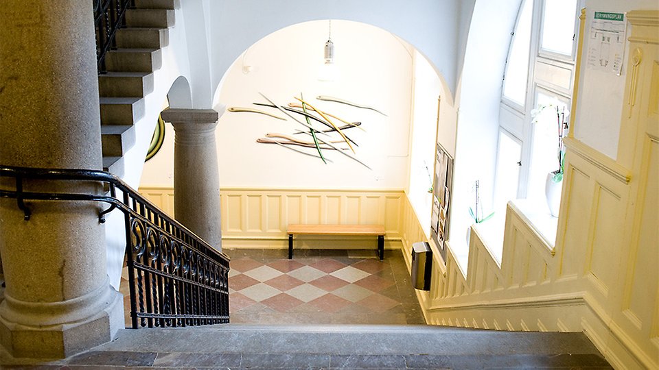 Trappa i skolans centralbyggnad.