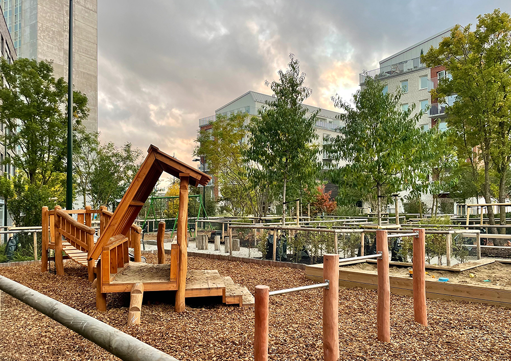 Yta att leka på i Läparken